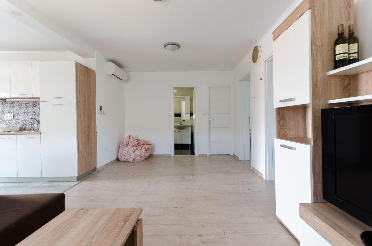 Apartments Ester Lopar Exterior foto